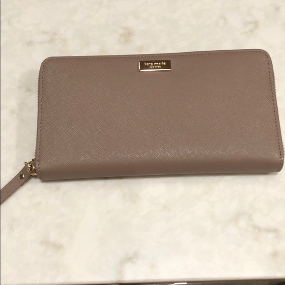 Dust city large wallet never used ! - Picture 1 of 3